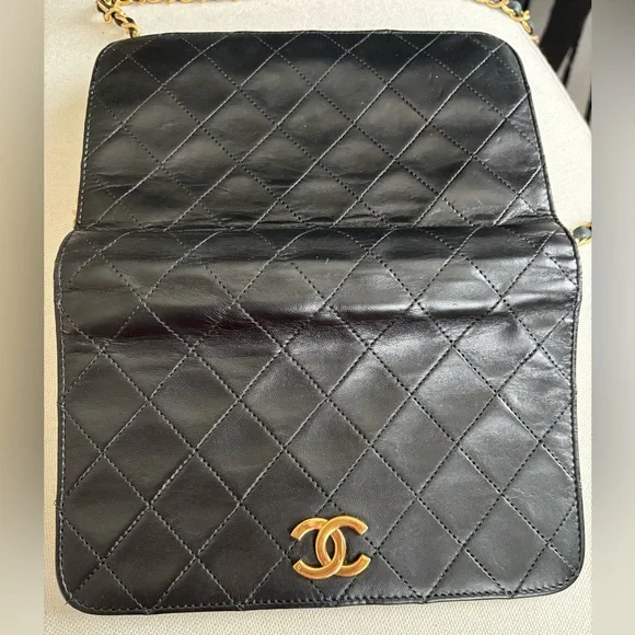CHANEL Black Lambskin Full Flap Shoulder Bag - Picture 12 of 17